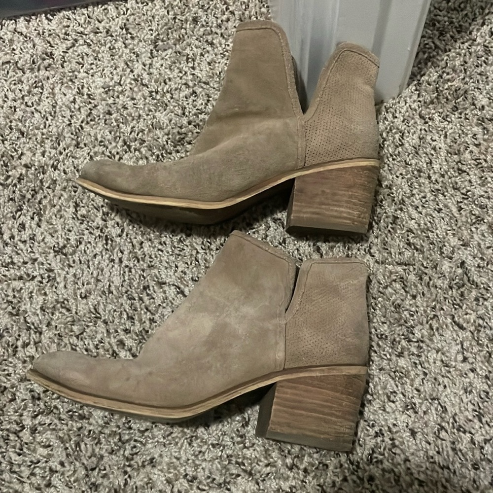Booties suede